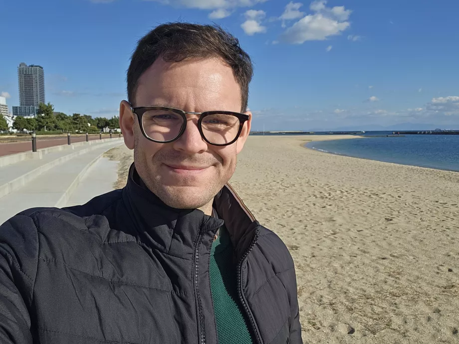 Io sulla spiaggia di Suma in inverno