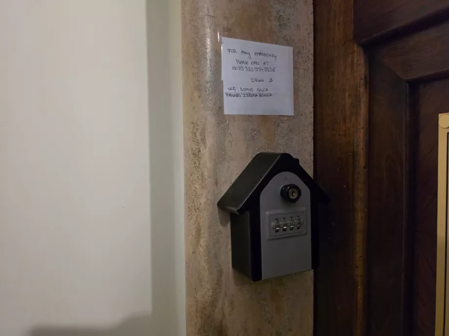 Cassetta delle chiavi (per il check-in al di fuori degli orari di apertura della reception)