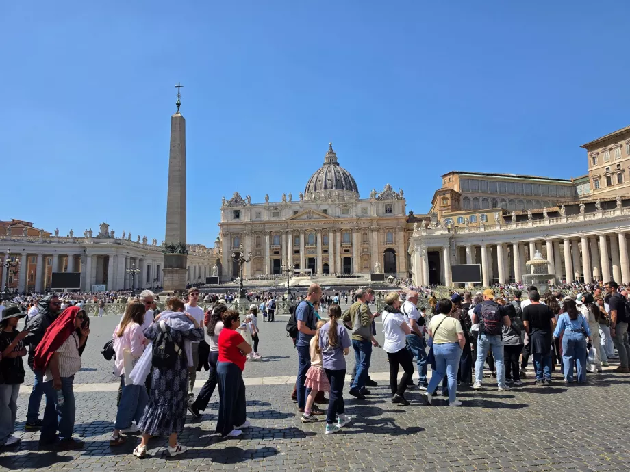 Coda per la Basilica di San Pietro (senza prenotazione)