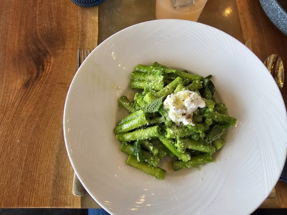 Cibo nel ristorante Peak