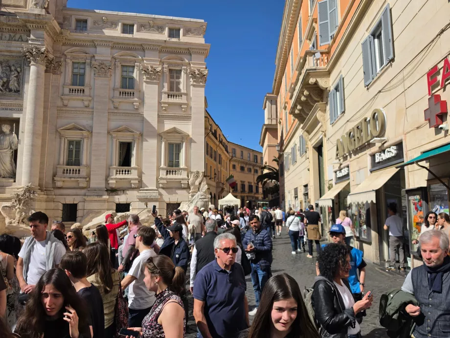 Coda per la parte a pagamento della Fontana di Trevi