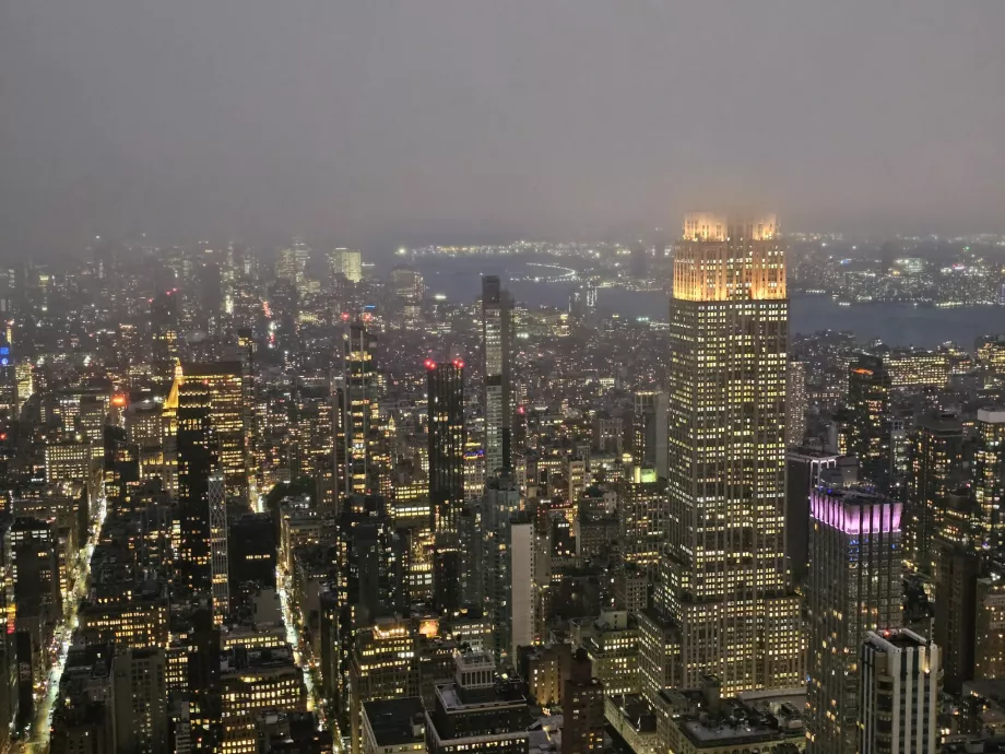 Summit One Vanderbilt, vista notturna