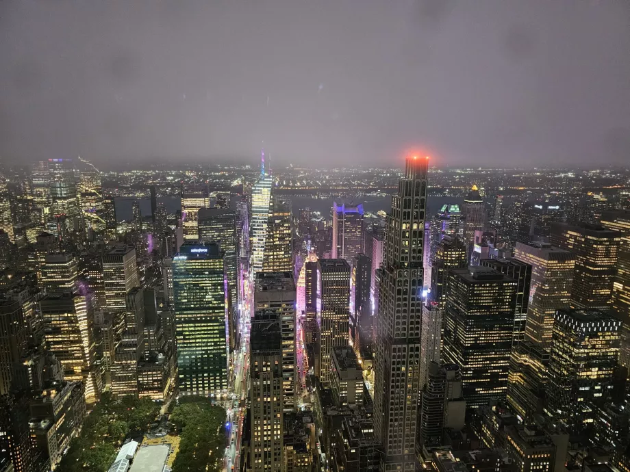 Summit One Vanderbilt, vista notturna