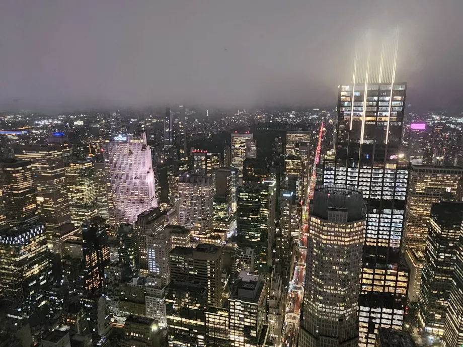 Summit One Vanderbilt, vista notturna