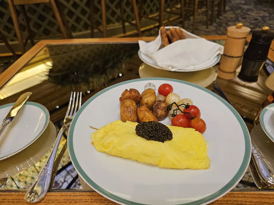Omelette al caviale, colazione