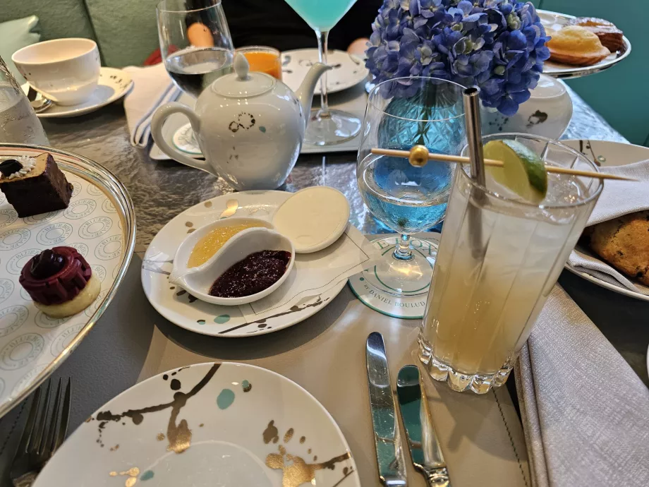 Blue Box, marmellata, burro e cocktail