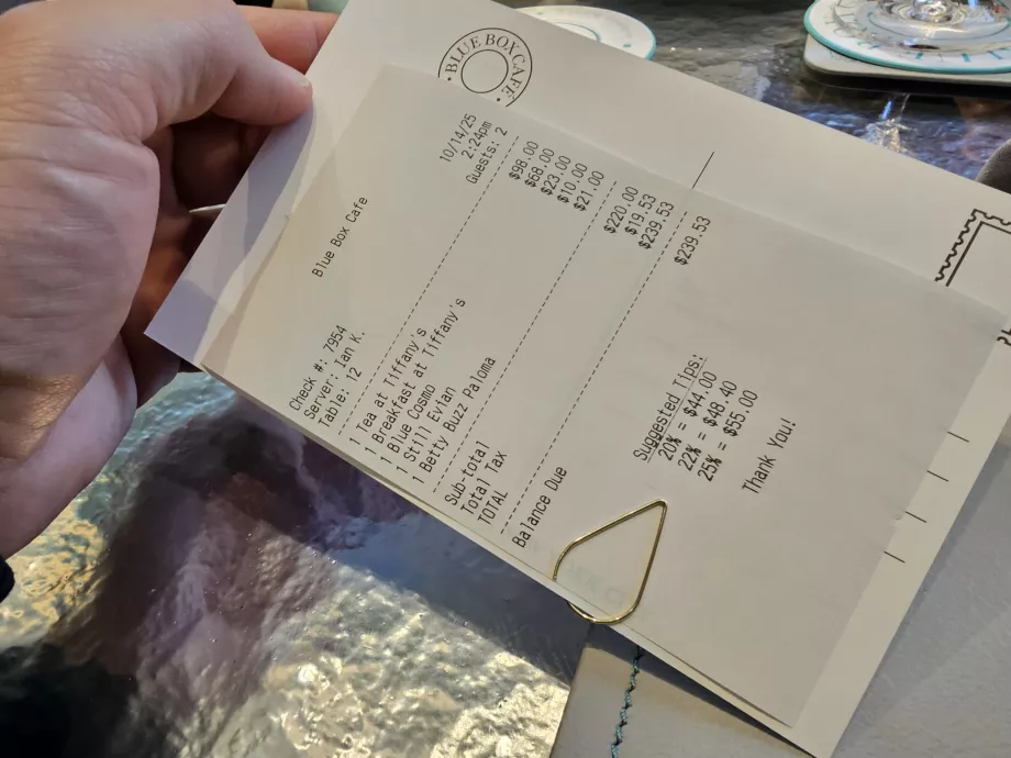 Scatola blu, fattura totale