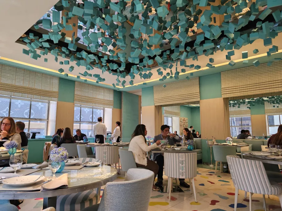 Blue Box, ambiente generale