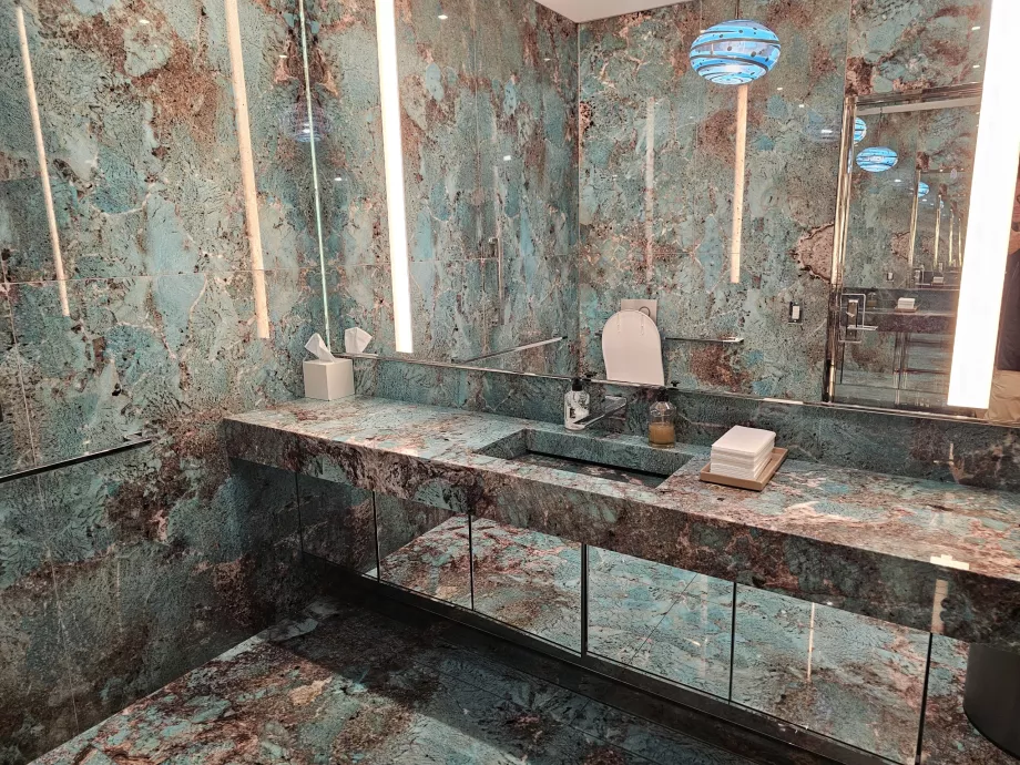 Tiffany &amp; Co., toilette in marmo