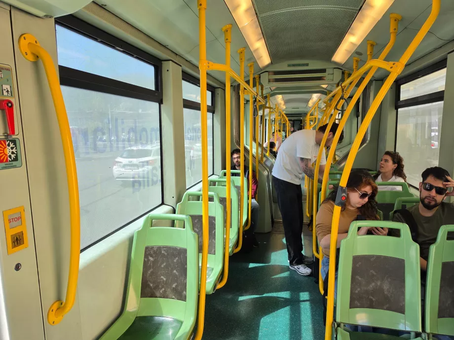 Interno del tram a Roma