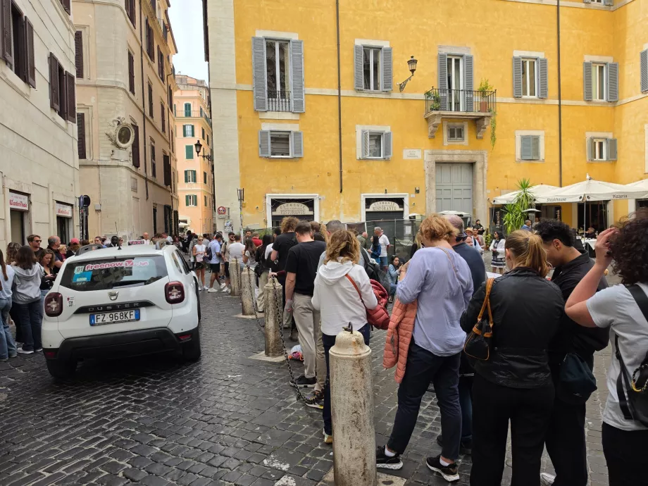 All'antico Vinaio, coda per il cibo