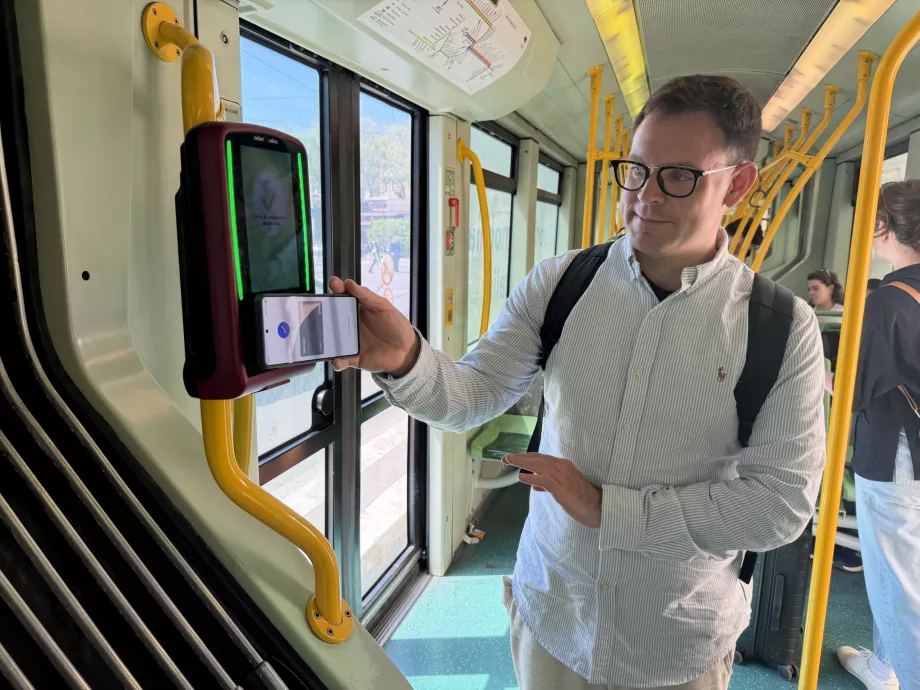 Pagamento con carta sui trasporti pubblici