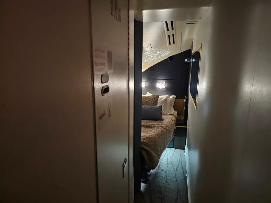 Vista dal divano verso la camera da letto