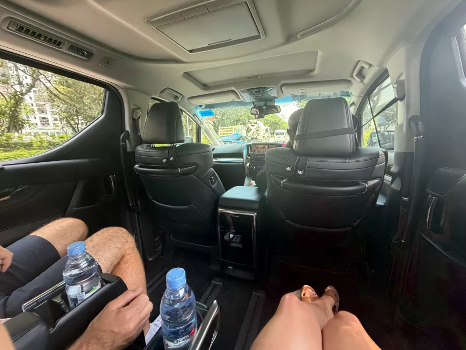Trasferimento gratuito in limousine per l'aeroporto