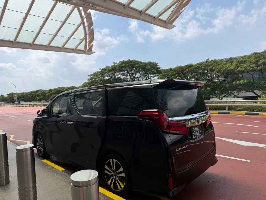 Trasferimento gratuito in limousine per l'aeroporto