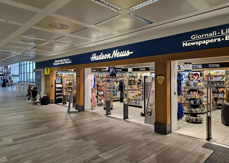 Hudson News, Terminal 1, Partenze