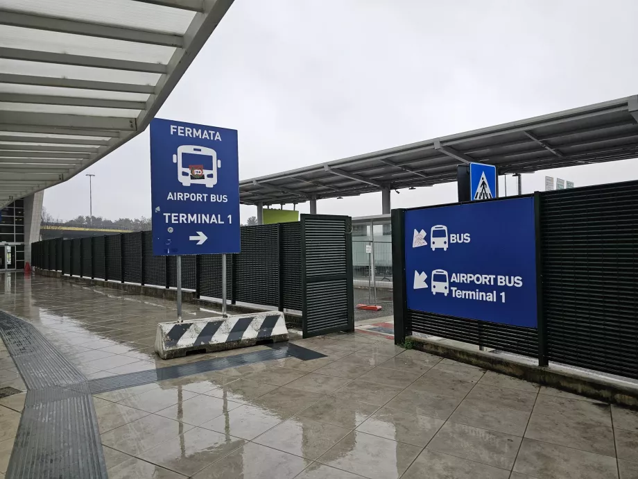 Fermata del bus navetta al Terminal 2