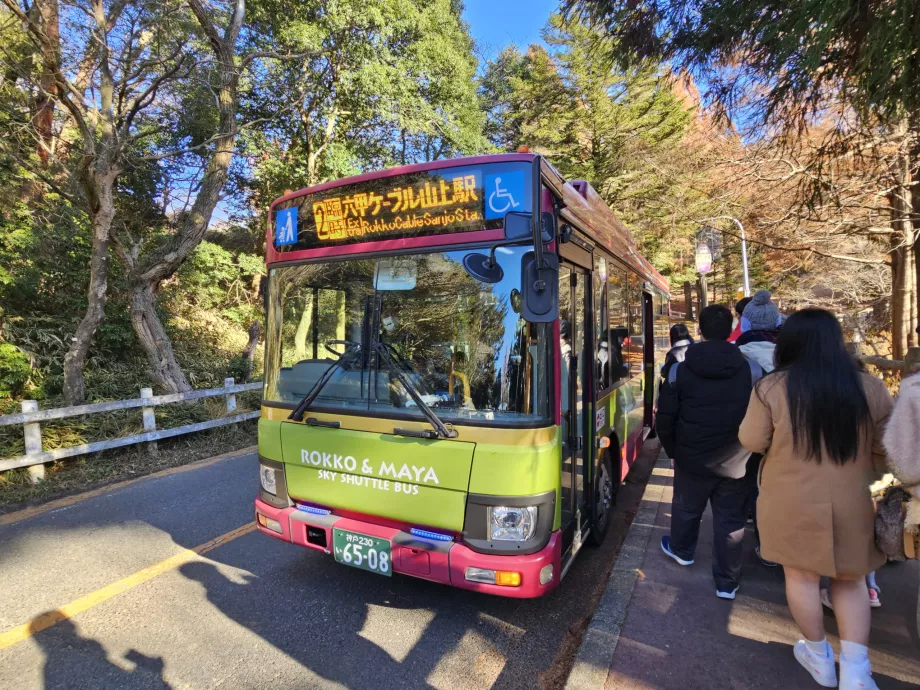 Autobus nella zona del Monte Rokko
