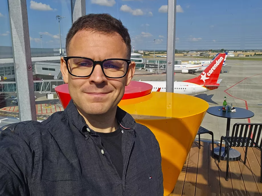 Io sul ponte di osservazione della lounge