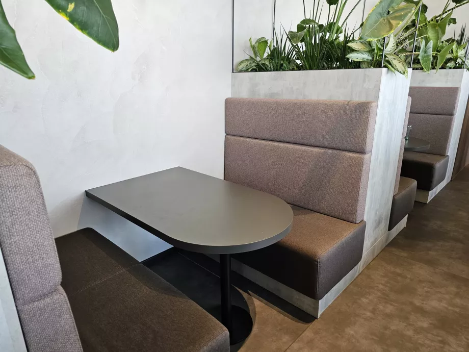 Sedute confortevoli per lavorare al computer portatile