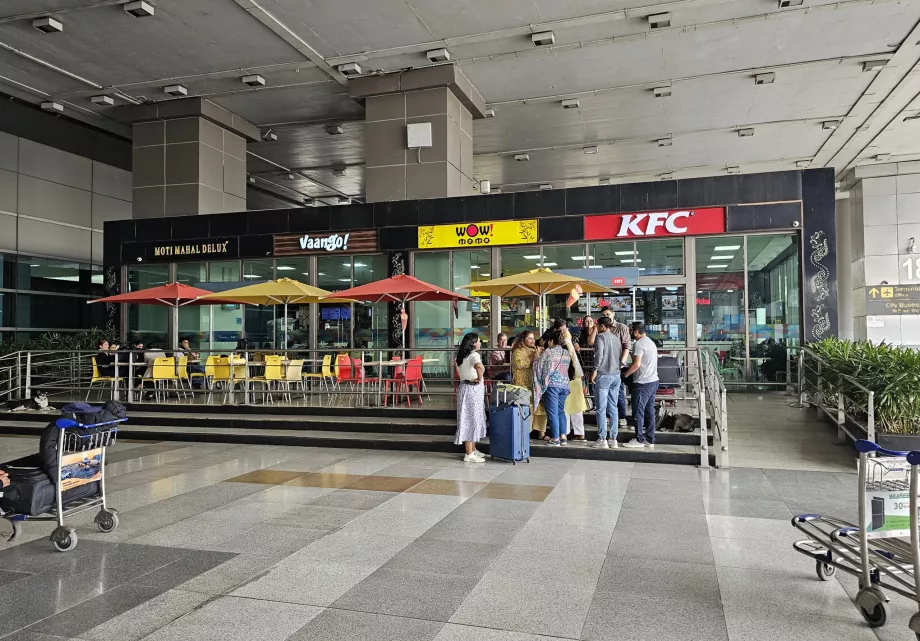 Ristoro all'esterno del Terminal 3