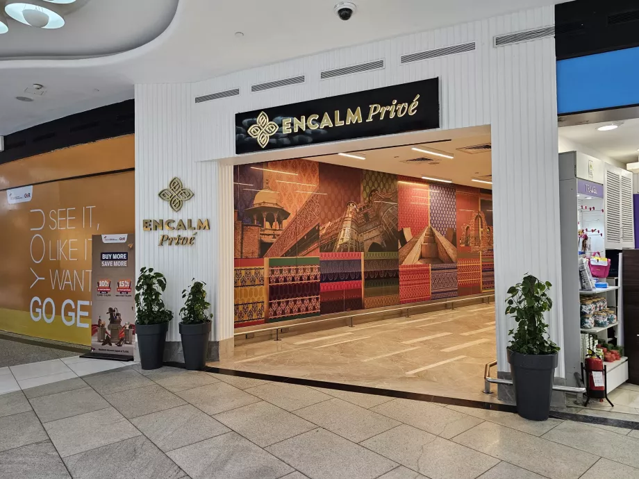 Ingresso all'Encalm Privé Lounge e al Transit Hotel