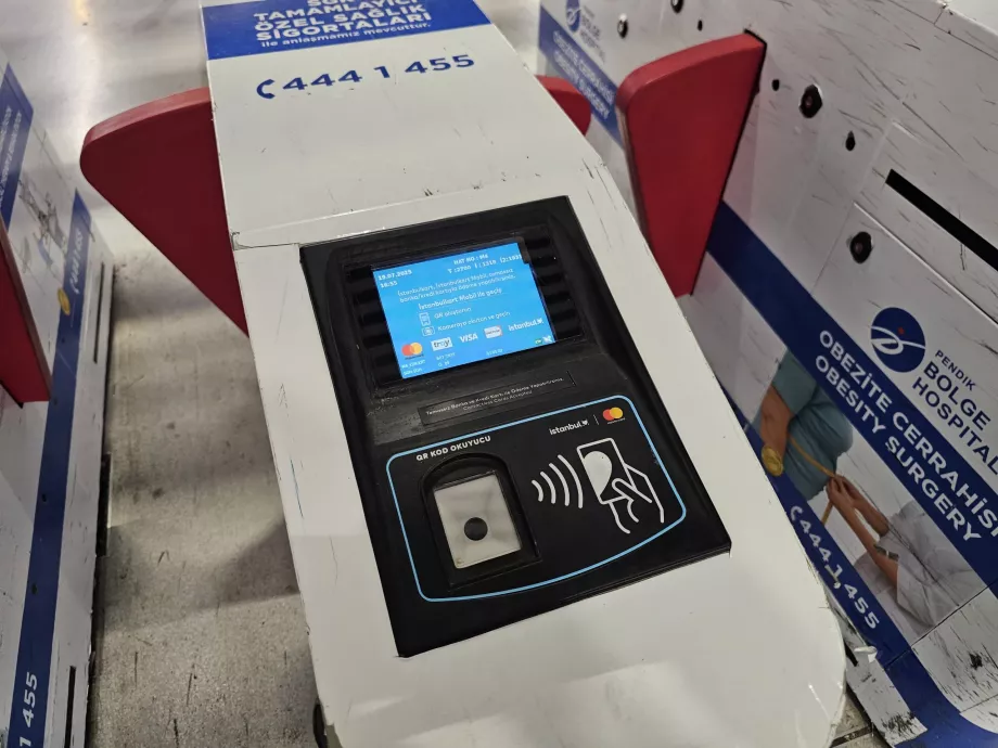 Pagamento della tariffa con carta contactless o Istanbulkart