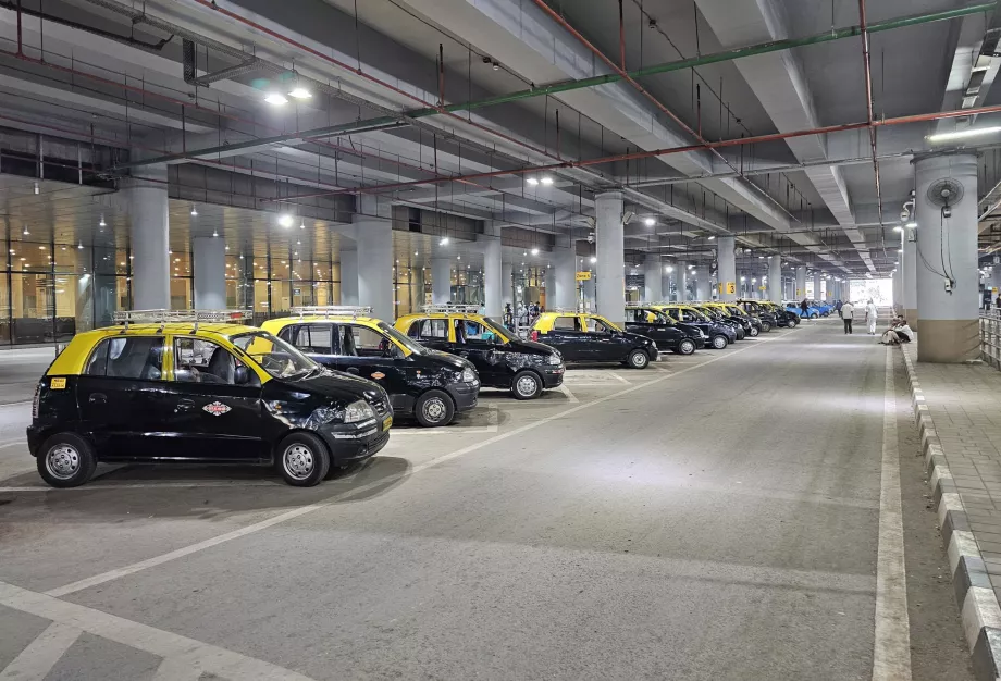 Taxi, Terminal 2