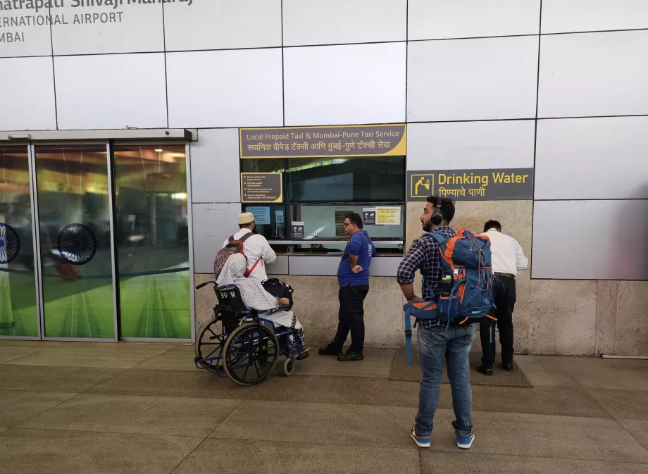 Sportello taxi prepagati, Terminal 1