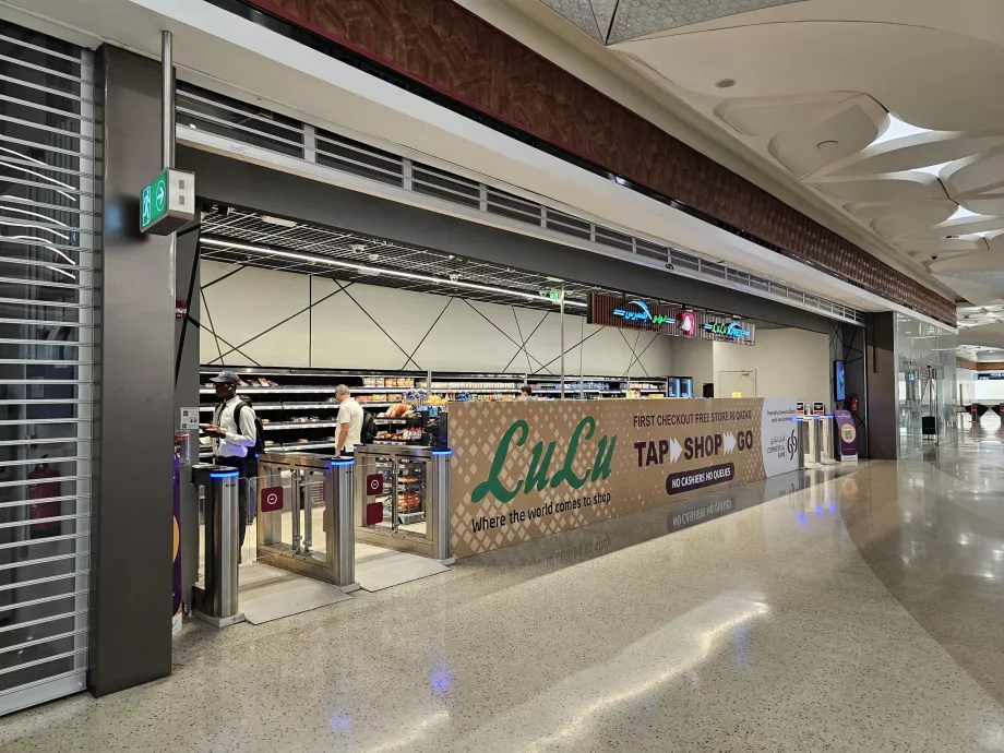 Minimarket vicino alla stazione della metropolitana
