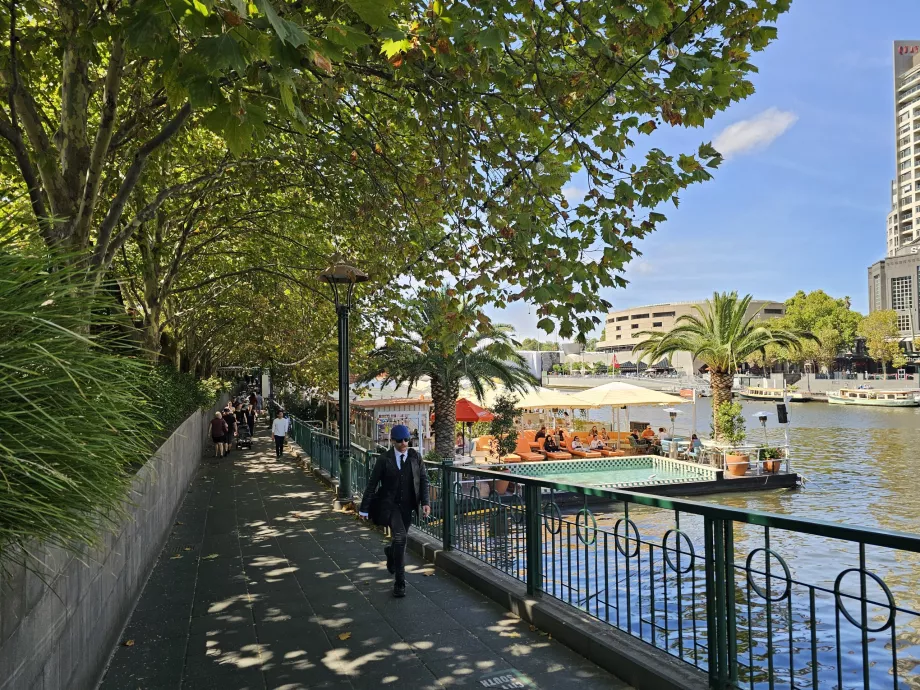 Argine lungo il fiume Yarra