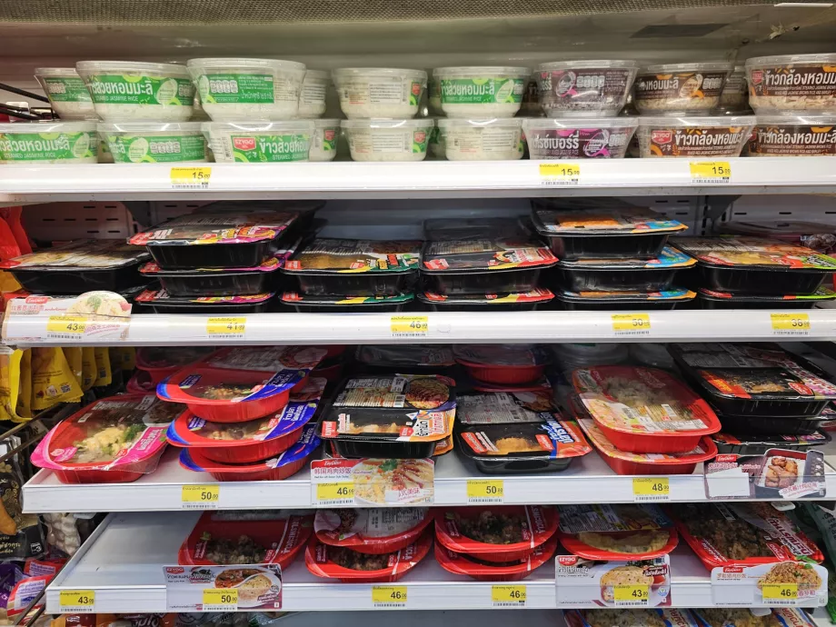 Piatti caldi pronti per essere riscaldati immediatamente