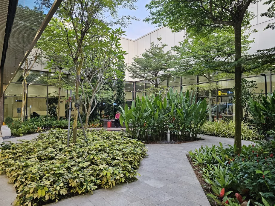 Giardino di fronte al terminal
