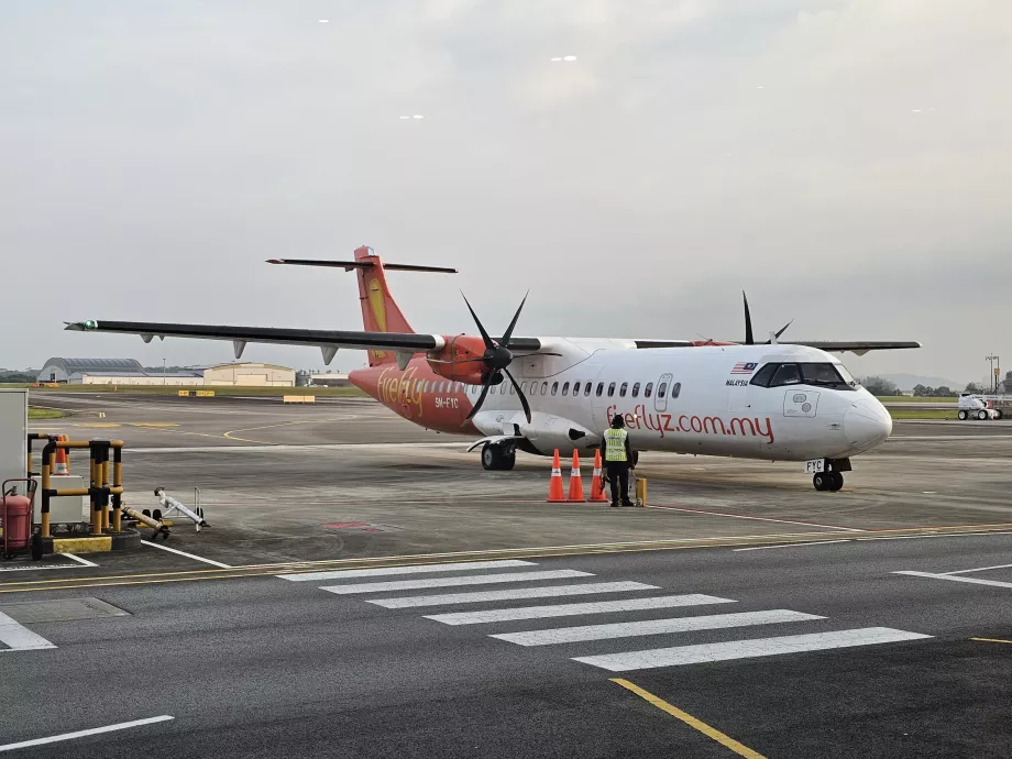 Firefly, ATR72 all'aeroporto di Seletar